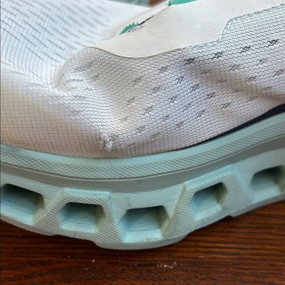 White/Mint/Orange Oncloudmonster Running Shoes Women’s Size 10.5 EUC - Picture 7 of 9